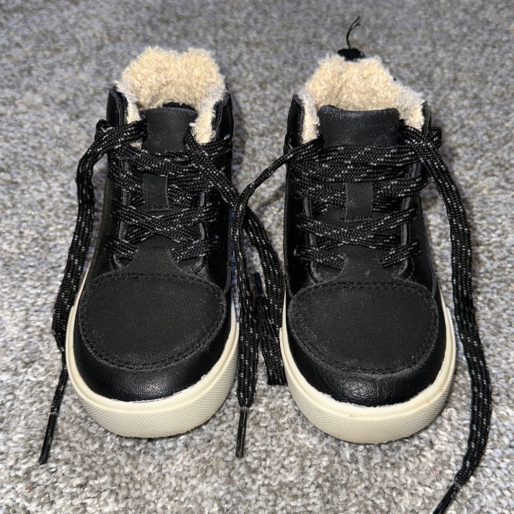OshKosh Toddler Sneaker Boots Size 6